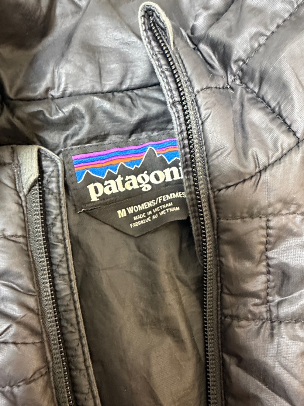 Patagonia Quilted Puffer Jacket in Black - Picture 4 of 8